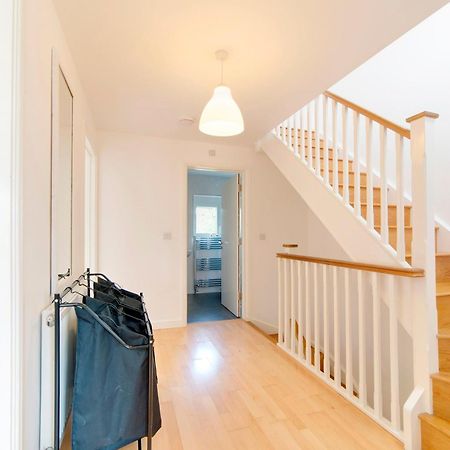 Pass The Keys 49 Byron Square Modern And Spacious 3 Bed Home With Free Parking CBG Buitenkant foto