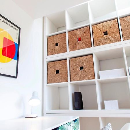 Pass The Keys 49 Byron Square Modern And Spacious 3 Bed Home With Free Parking CBG Buitenkant foto