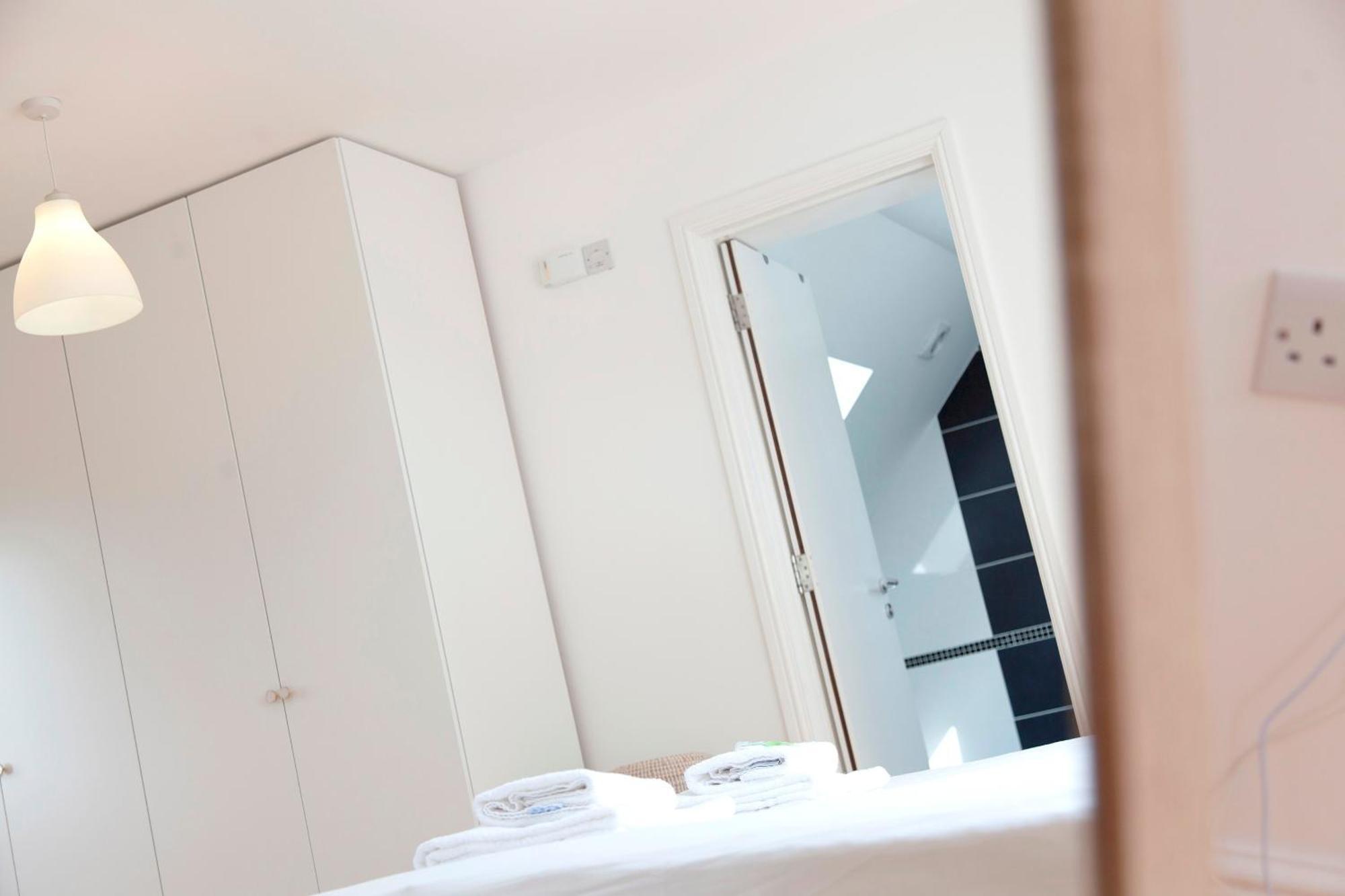 Pass The Keys 49 Byron Square Modern And Spacious 3 Bed Home With Free Parking CBG Buitenkant foto
