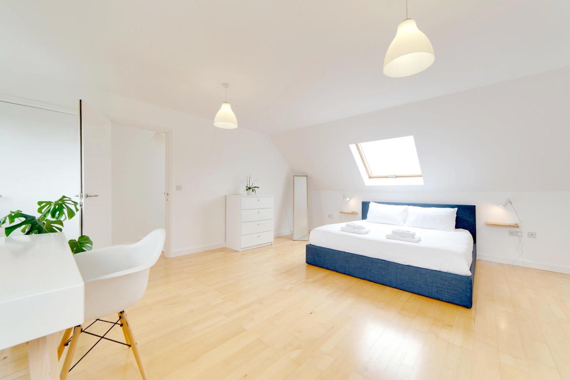 Pass The Keys 49 Byron Square Modern And Spacious 3 Bed Home With Free Parking CBG Buitenkant foto