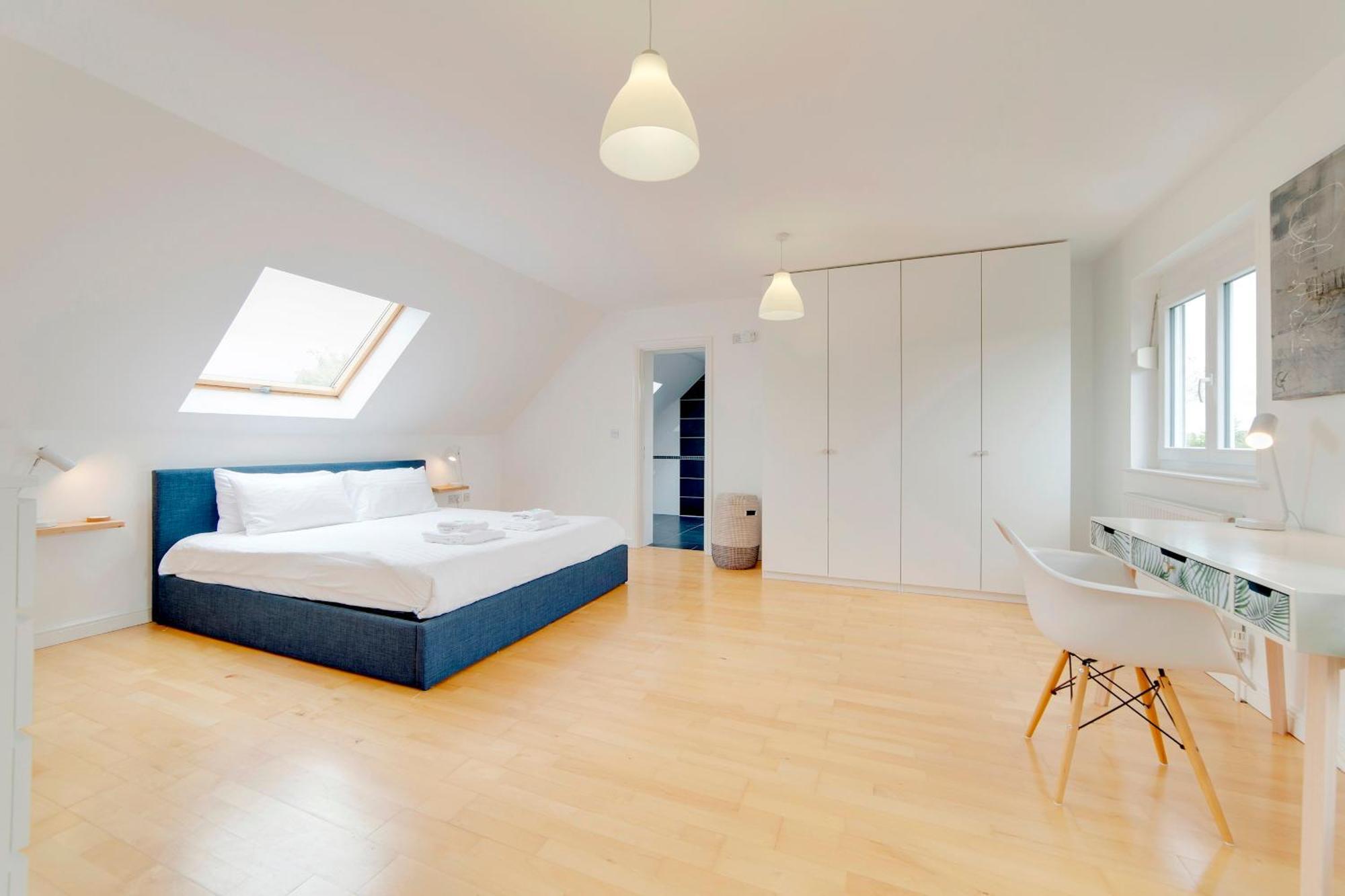 Pass The Keys 49 Byron Square Modern And Spacious 3 Bed Home With Free Parking CBG Buitenkant foto