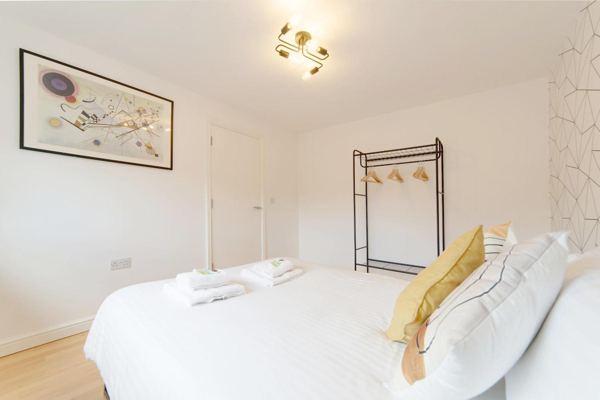 Pass The Keys 49 Byron Square Modern And Spacious 3 Bed Home With Free Parking CBG Buitenkant foto