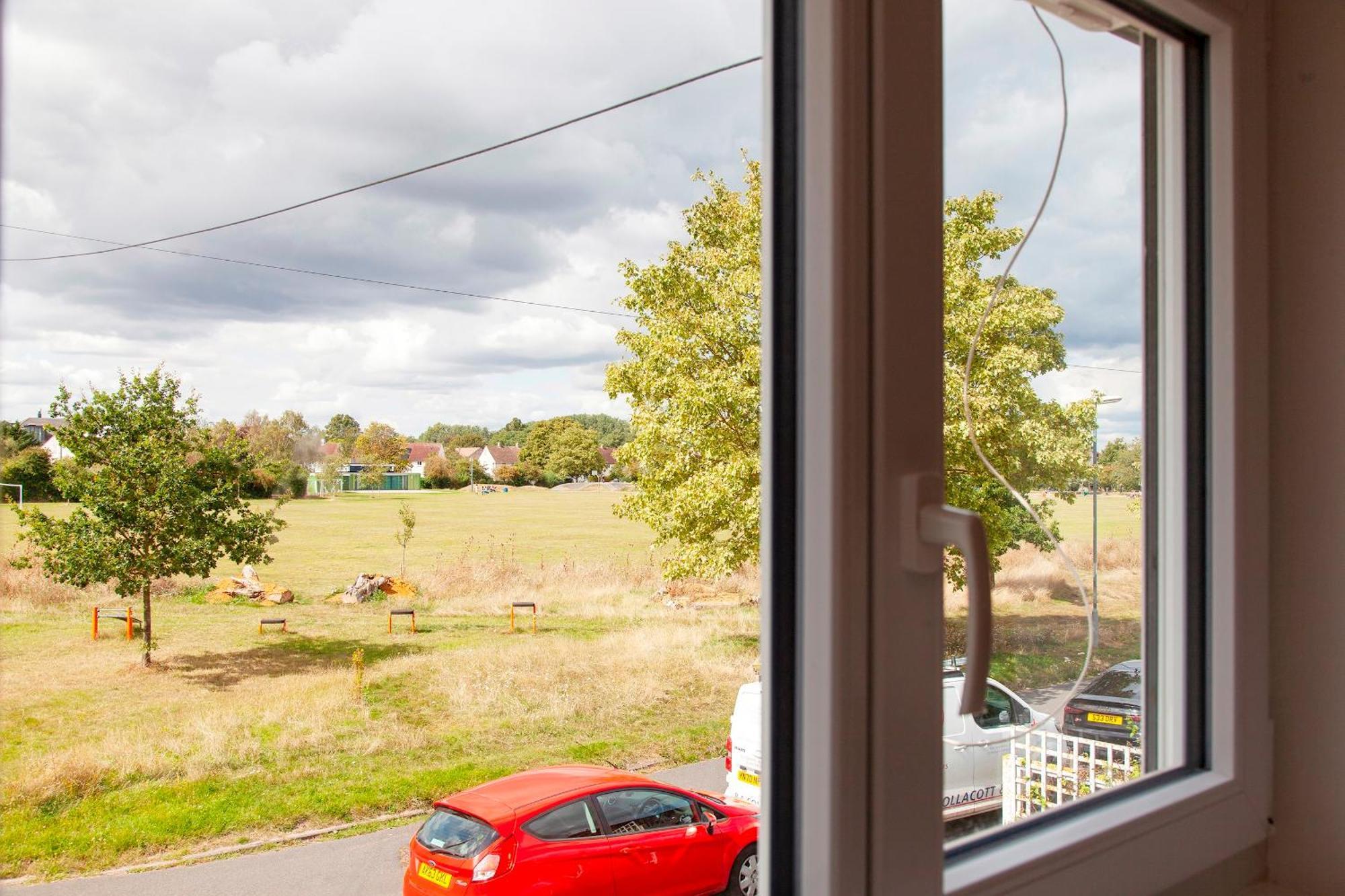 Pass The Keys 49 Byron Square Modern And Spacious 3 Bed Home With Free Parking CBG Buitenkant foto