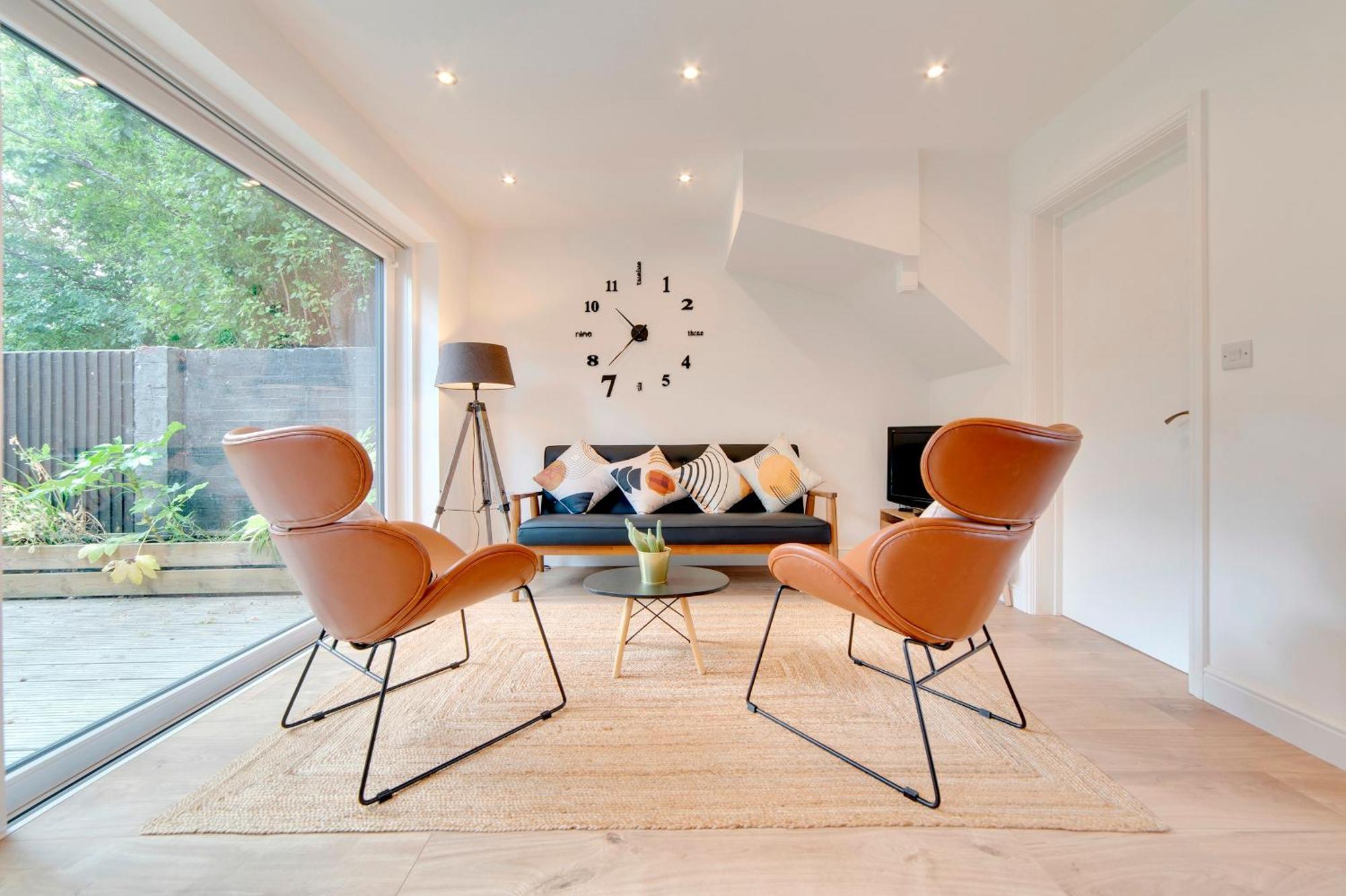 Pass The Keys 49 Byron Square Modern And Spacious 3 Bed Home With Free Parking CBG Buitenkant foto