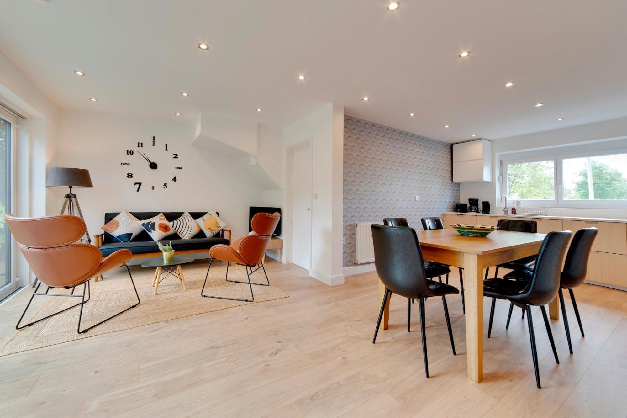 Pass The Keys 49 Byron Square Modern And Spacious 3 Bed Home With Free Parking CBG Buitenkant foto